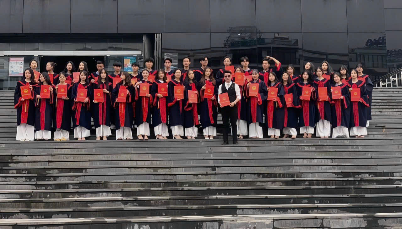 Trang chủ 26 lễ tốt nghiệp