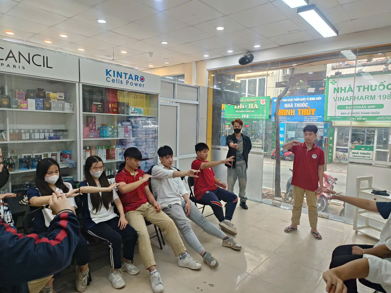 Trang chủ 58 thực hành cắt tóc