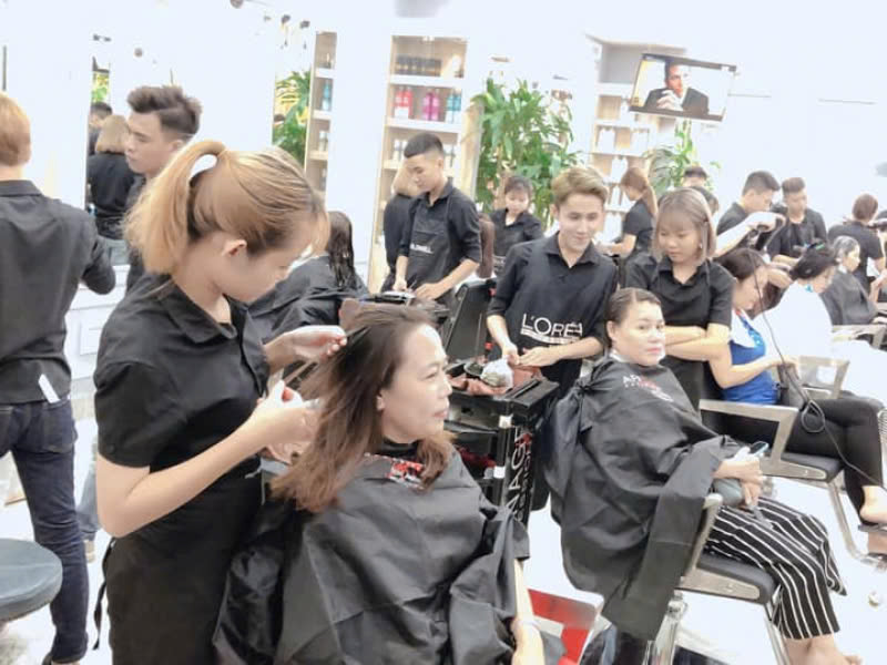 Khóa học cắt tóc Nam Nữ trọn gói từ cơ bản đến nâng cao 2 khóa học cắt tóc nam nữ